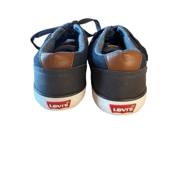 Men's LEVIS fashion navy sneakers. casual lace up. CLEAN! size 9 - Picture 4 of 5